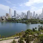 Apto piso 10 vista hermosa al lago