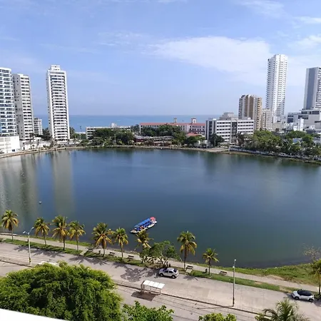 Apto Piso 10 Vista Hermosa Al Apartamento