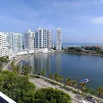Apto piso 10 vista hermosa al lago